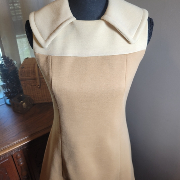 VINTAGE 60'S GO-GO BROWN AND CREAM MINI DRESS AND JACKET - Picture 4 of 10